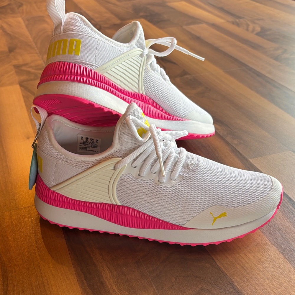 Puma Women's White and Pink Athletic Sneakers NIB